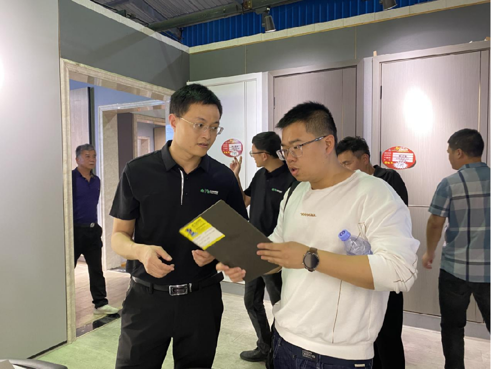 永安林业蓝豹家居成功举办第27届大型工厂团购会
