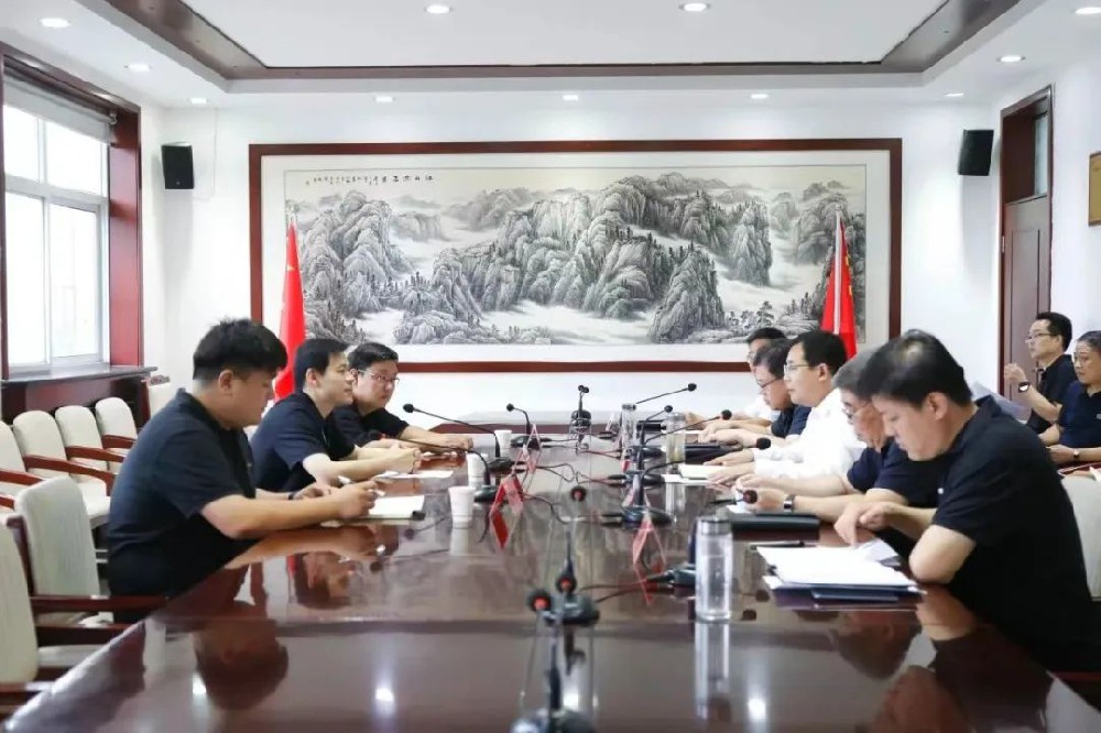 康鹤与河北邯郸市肥乡区委书记刘亚洲、区长赵鹏飞会谈